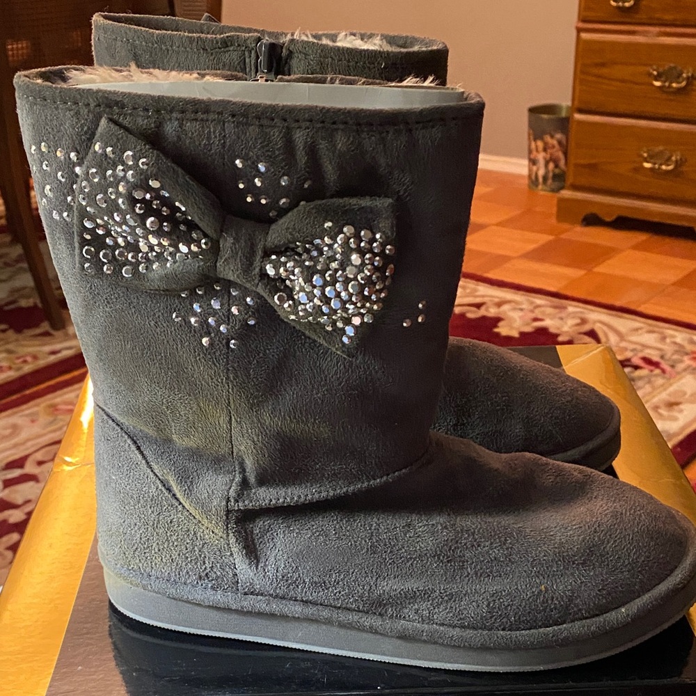 Joan Boyce Charcoal Gray Suede Boots with Large Silver Accent Bow, Size 10.  EUC